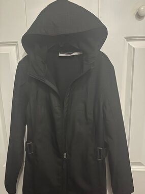 Black Hooded Trench Coat - Sleek Lightweight Weatherproof Jacket